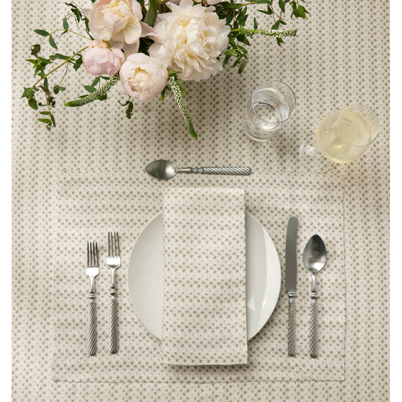 Abruzzo Geometric Tablecloth, 70" W x 90" L, Natural
