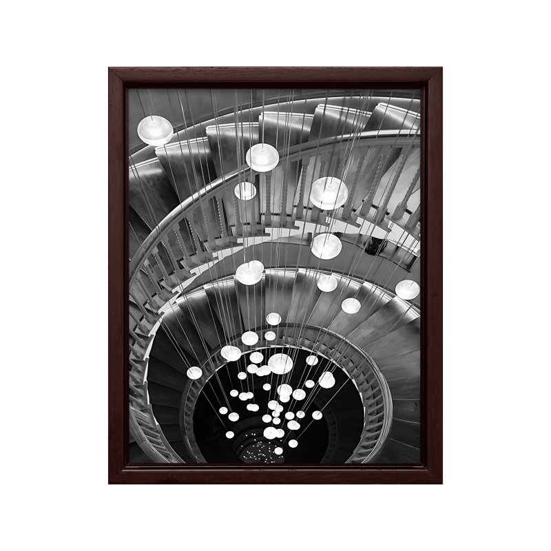 Escalier en colimaçon, Canevas, H 08 po x l 10 po, Encadrement brun