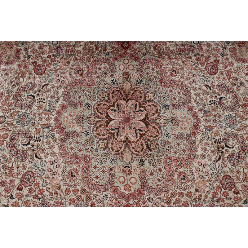 8x10 Ivory and Pink Turkish Silk Rug