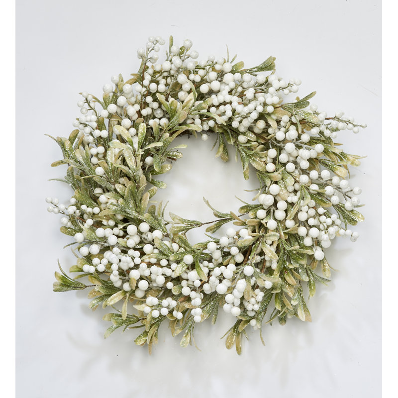 Couronne 19 po avec baies blanches scintillantes et feuilles vertes