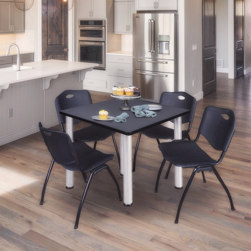 Plateau de table Kee Square, 4 chaises empilables, Érable, Noir, 30" W x 30" D