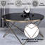 Table basse décorative chic avec plateau en verre et champagne