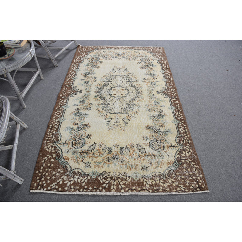 Tapis turc antique avec un motif ethnique beige pour le salon, la salle à manger ou la chambre à coucher bohémienne