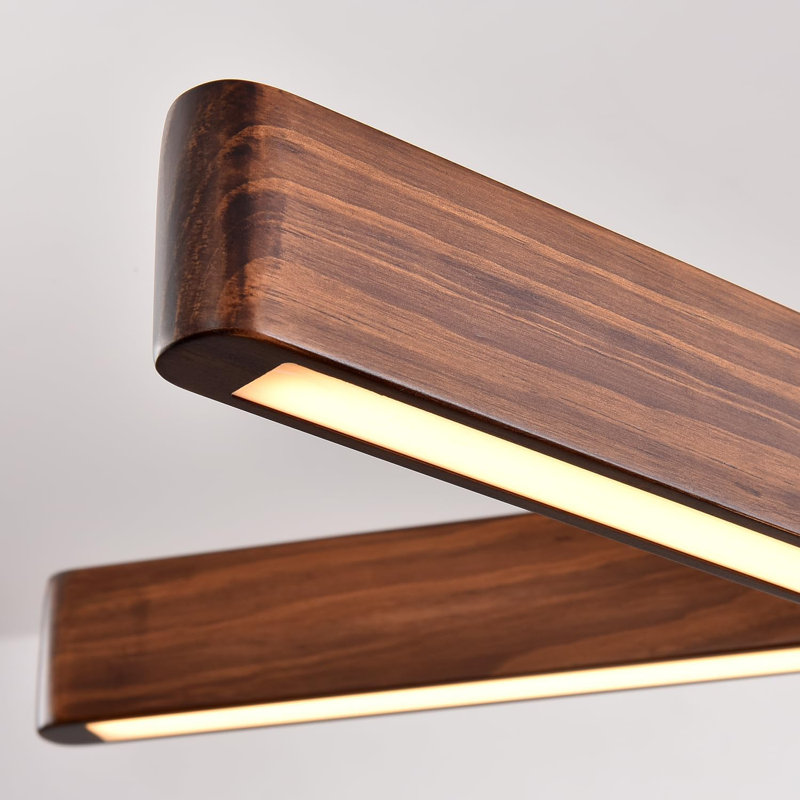 Luminaire suspendu linéaire à trois lampes
