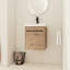 Meuble-lavabo mural de 18 po avec lavabo en céramique et armoire à fermeture en douceur, conception compacte, lavabo pré-percé, charnières en acier inoxydable, poignée en métal, fabrication flottante en contreplaqué moderne, trois couches