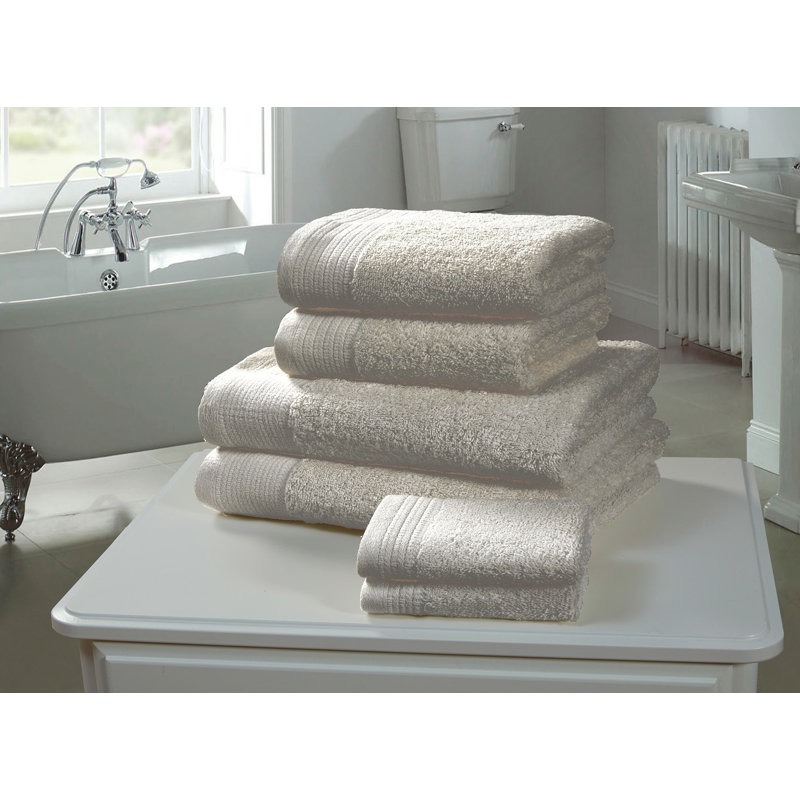 Jennifer-Jane Plush Bath Towel