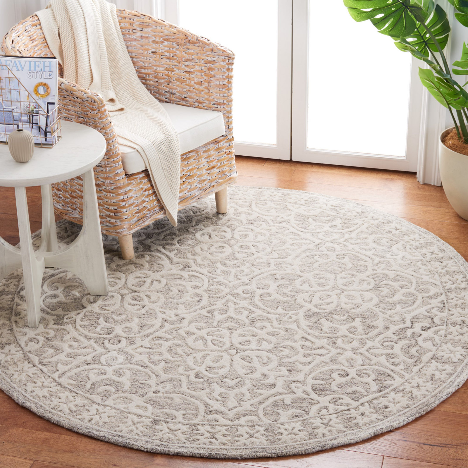 Aude Handmade Wool Rug, Round 6'