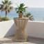 Élégante table d'appoint d'extérieur avec corde beige résistante aux intempéries et finition en teck clair, idéale pour la décoration de patio et de balcon
