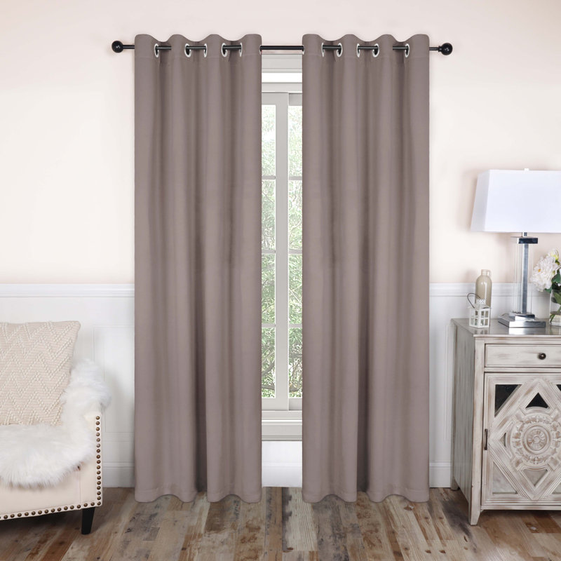 Paire de rideaux obscurcissant avec œillets Millendon, L 52 po x L 72 po, Taupe