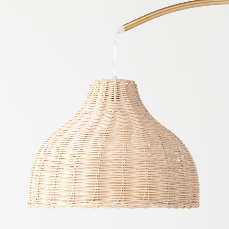 Lampe sur pied à DEL 75 po avec abat-jour en rotin Lark, Laiton