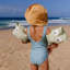 Sunnylife: bandes de bras gonflables pour enfants - kaki léger Cookie Croc - dispositif de flottaison de bras gonflable
