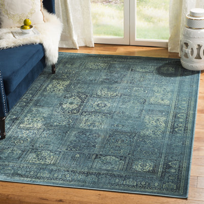 Ellsbury Oriental Looped / Hooked Area Rug