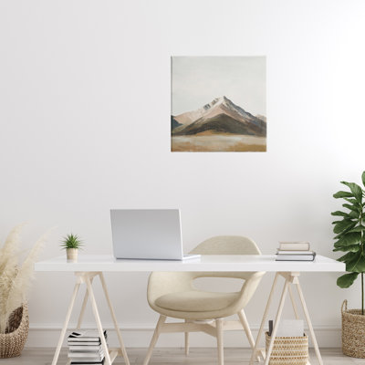 Toile solennelle avec paysage de montagne, design par Petal Prints Design