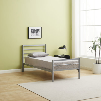 Longver Metal Bed
