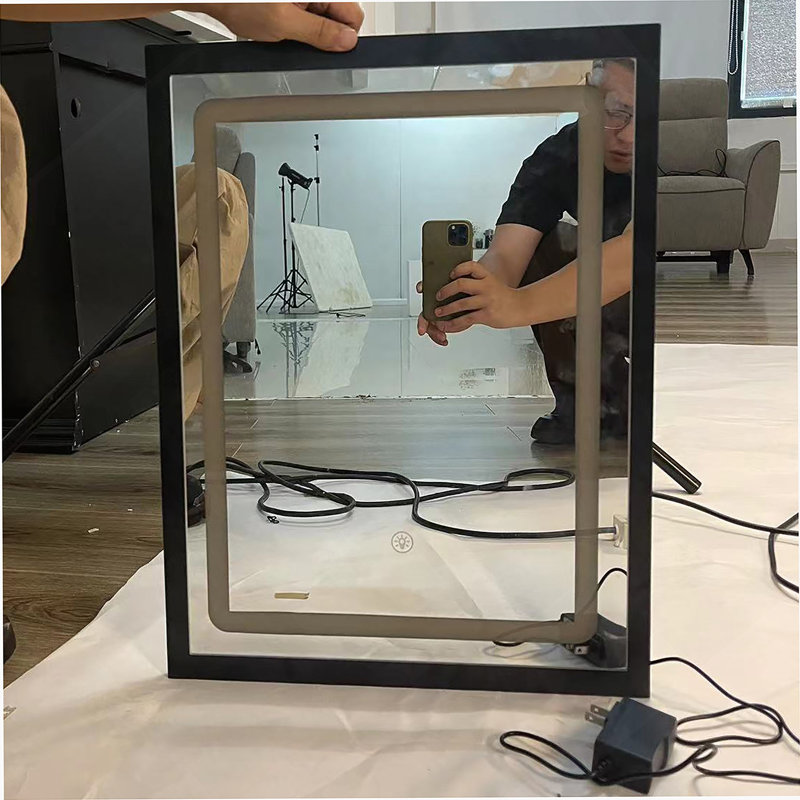 Miroir à DEL 16 po x 21 po coulissant à contrôle tactile de petite taille, à trois couleurs, réglable en luminosité, Noir