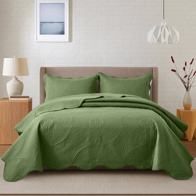 Floral Embossed Quilted Bedspread Set, Oversized and Lightweight Bedding Set with Pillow Shams