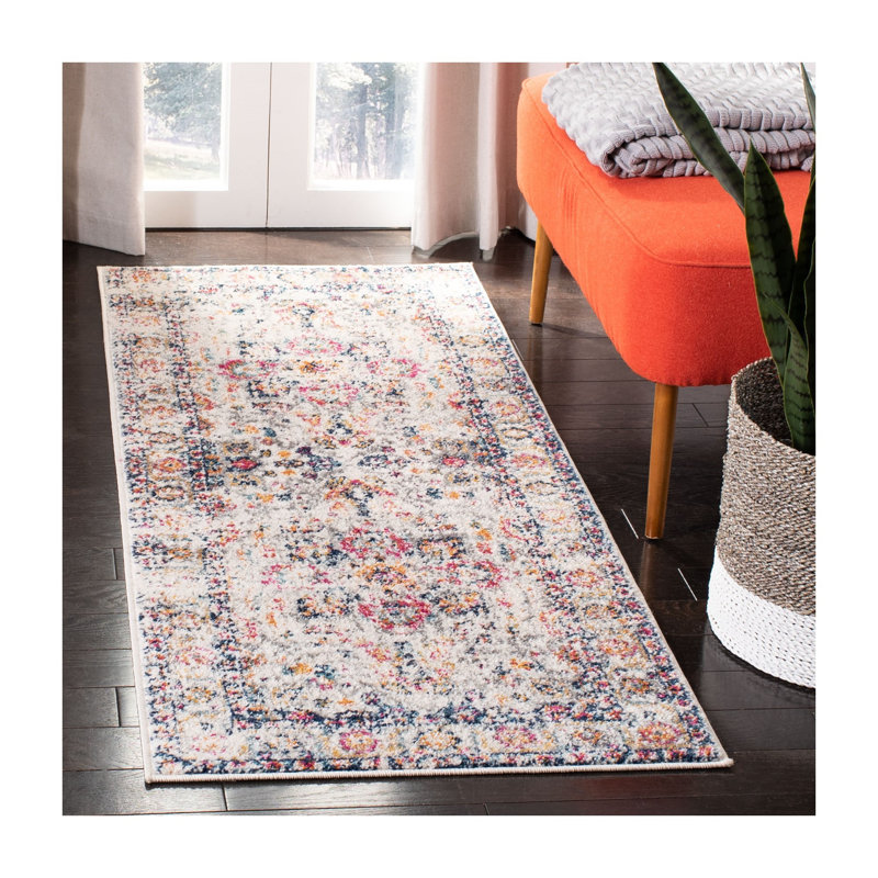 Tapis oriental fuchsia et ivoire Christa, Tapis de couloir 2 pi 3 po x 12 pi