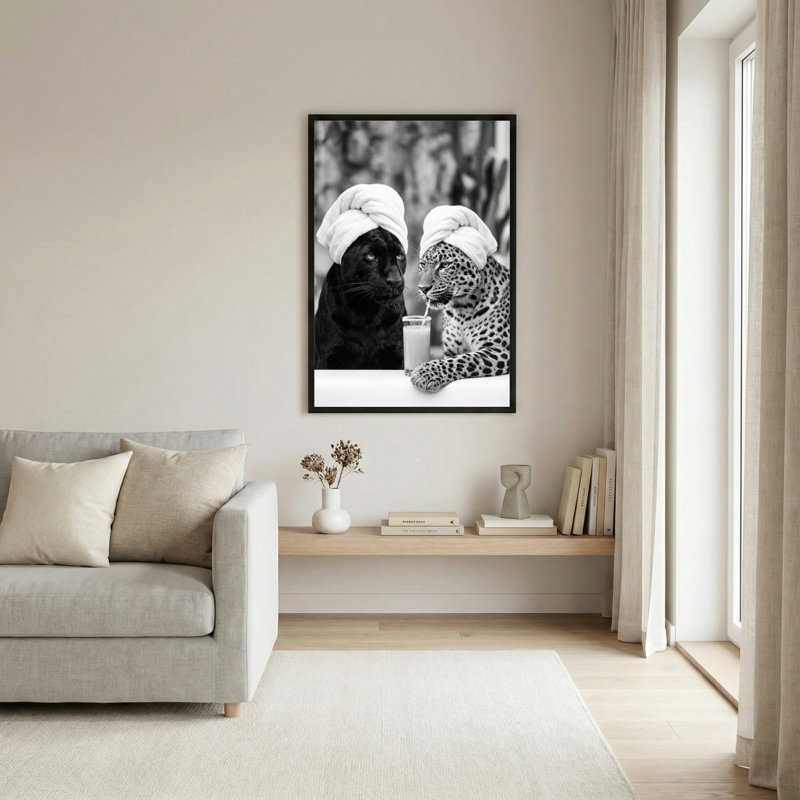Ensemble de 1 tableau sur toile tendue représentant un léopard noir et blanc avec une serviette sur la tête