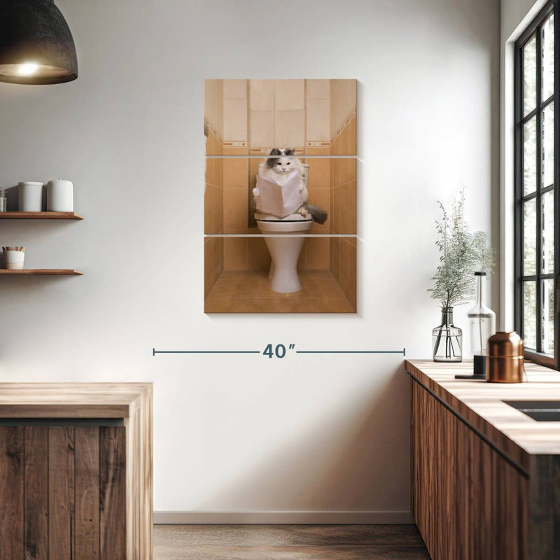 Chat Ketti sur la toilette, H 38 po x l 24 po