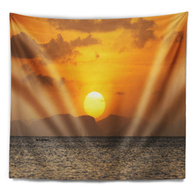 Tapisserie jaune coucher de soleil et eau brune en polyester avec accessoires suspendus inclus