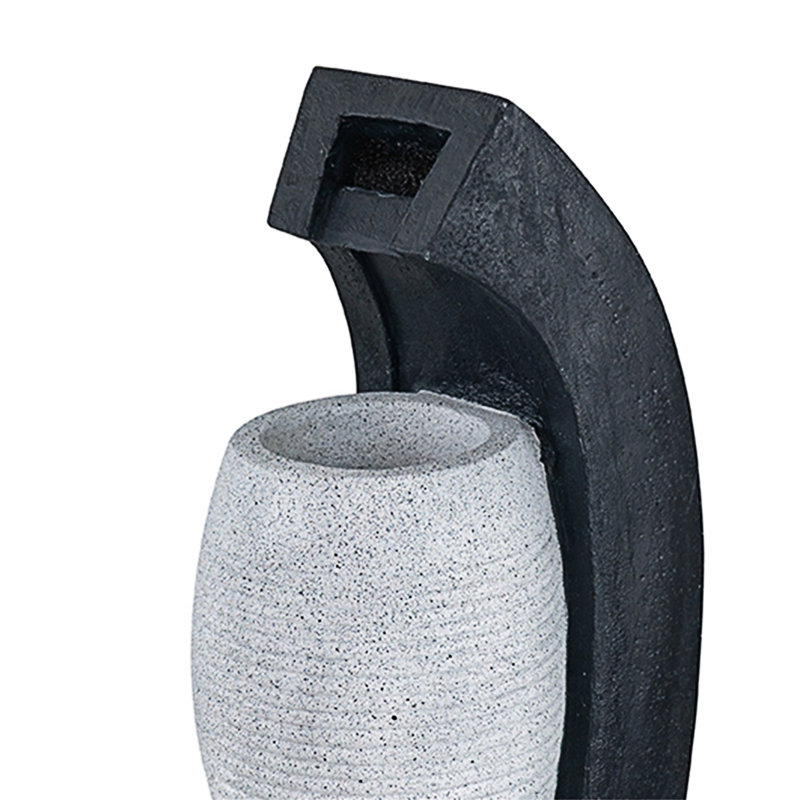 Fontaine à eau avec vase