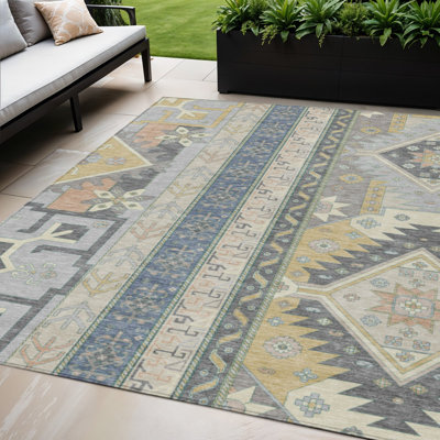 Tapis extérieur lavable beige et doré 5 pi x 8 pi Aztec