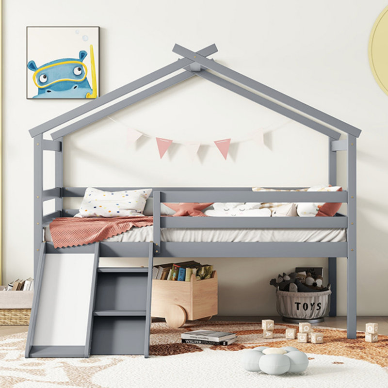 Lit simple mezzanine bas avec glissade, échelle, barrières de sécurité et structure de toit de maison en gris pour les personnes
