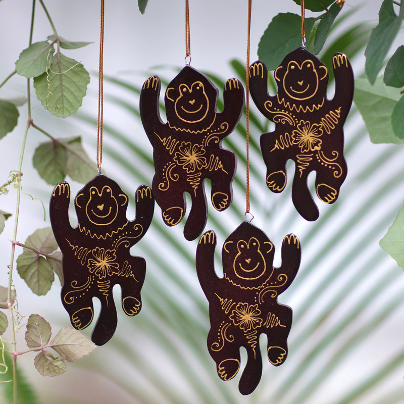 3.5'' Handmade Wood Animals Holiday Shaped Ornament