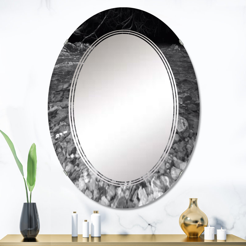 River and Gray Stones - Miroir mural traditionnel ovale, 36 po x 24 po