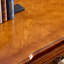 Bureau d'ordinateur brun foncé rétro-1157956364