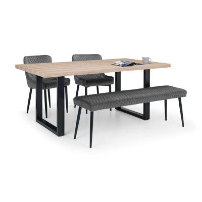 Wynnfield 4 - Person Dining Set