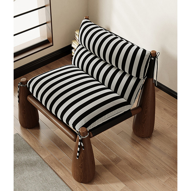 Chaise de loisir en bois massif à rayures de style médiéval