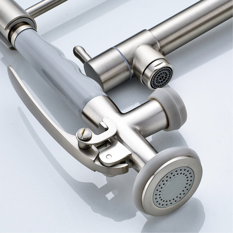 Robinet rétractable de style commercial - Nickel brossé, remplissage en céramique, siège d'évier de cuisine, performance fiable