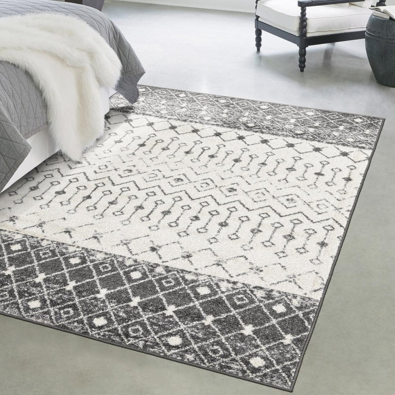 Somerville Geometric Indoor Rug, Rectangle 4'1" x 6'1"