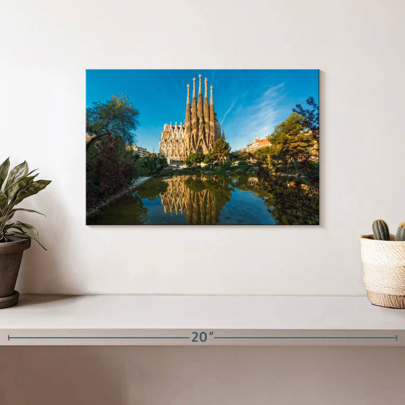 Ravi Sagrada Familia à Barcelone, H 8 po x l 12 po