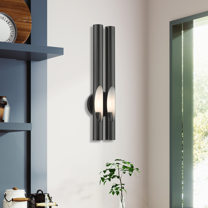 Clearlake Armed Sconce, Shiny Black