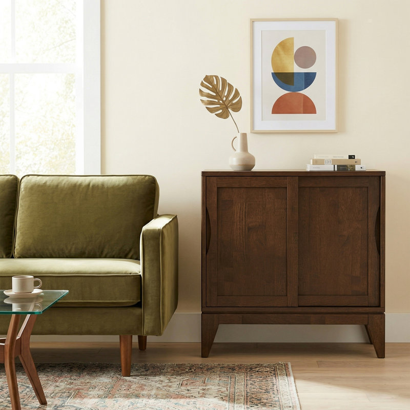 Armoire de rangement basse Mid-Century moderne en bois franc avec portes coulissantes Harper, Noyer brun