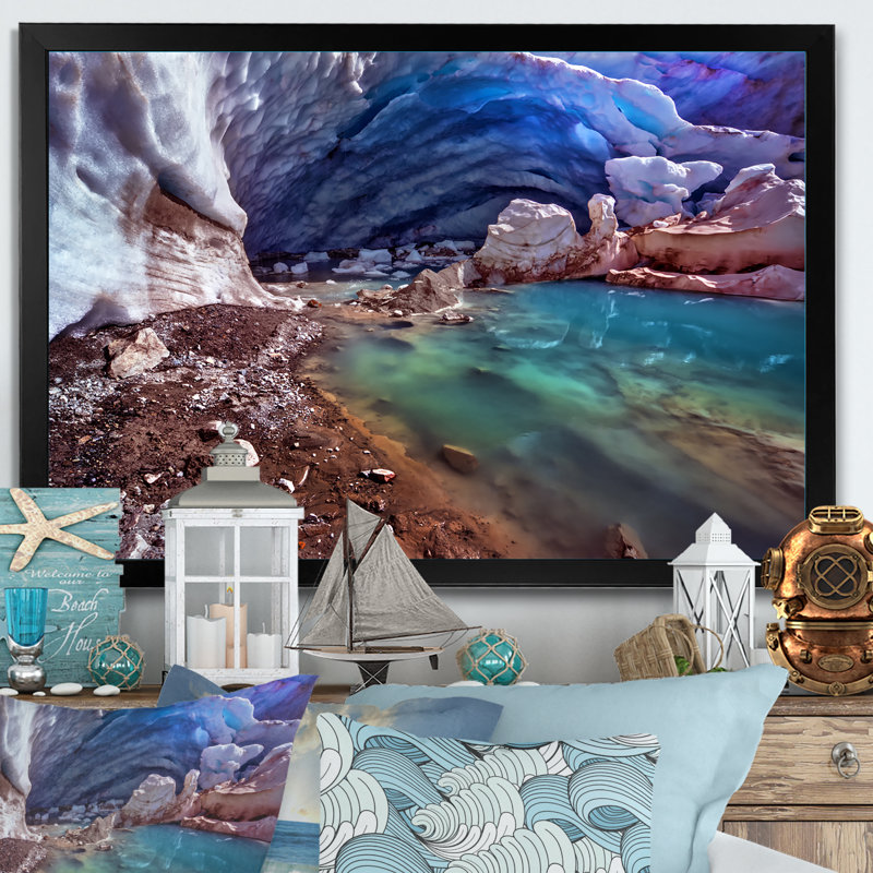 Ice Glacier In Antarctica II - Art mural sur toile nautique et côtier, H 24 po x l 36 po x P 1 po, Toile avec cadre noir