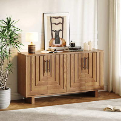 Buffet moderne 59 po x 15,75 po x 32,5 po avec 4 portes en MDF et placage de frêne avec poignées en métal au fini naturel convenant pour le rangement dans la salle à manger / salon
