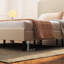 Structure de lit double beige avec station de charge et tête de lit avec rangement, lattes en métal pour la durabilité, pas de sommier tapissier, station de tête de lit plateforme sans effort, soutien constant, installation-480362129