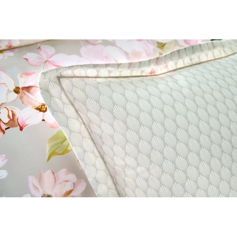 Voyageuse Standard Sham, Queen