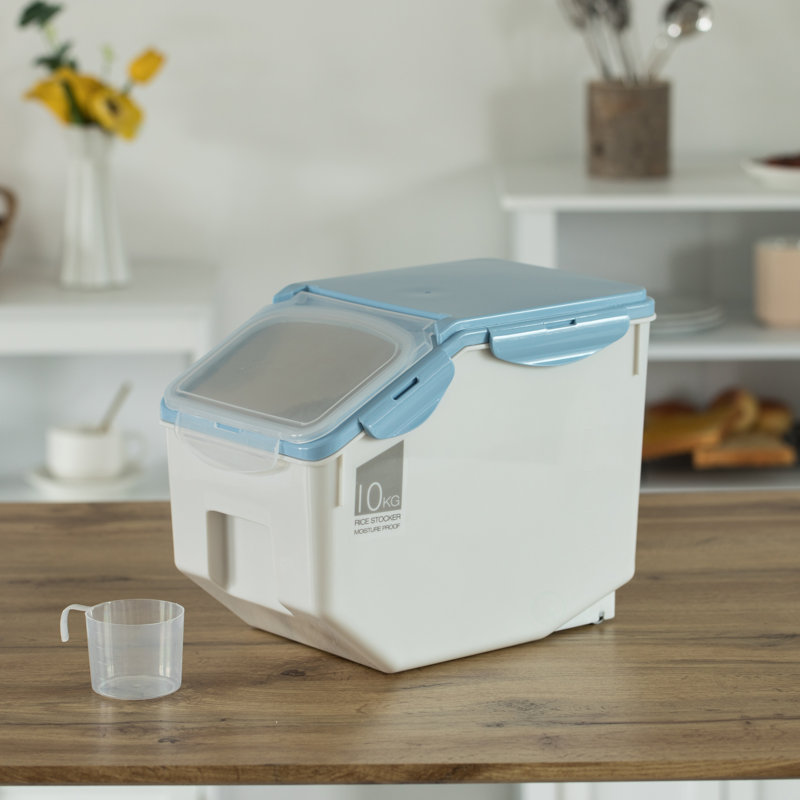 Clear BPA-Free Plastic Food Storage Containers Set with Measuring Cup and Wheels