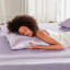 Draps de lit de luxe en satin King - Infroissables et élégants, compatibles avec un matelas de 40 cm (16 pouces), 1 drap plat, 1 drap-housse et 4 taies d'oreiller, texture douce, protection des cheveux, ensemble de draps, ajustement parfait, toucher agréable.