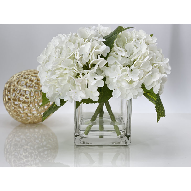 Véritable hydrangées dans un vase, arrangement de fausses fleurs artificielles, Blanc