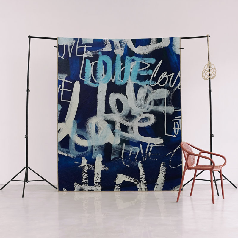 Tapis décoratif moderne à lettres bleu marine "Love", Rectangle 3 pi 9 po x 4 pi 11 po