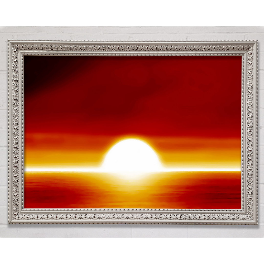 Surrealer orangefarbener Sonnenuntergang Gerahmter Druck