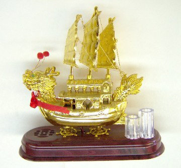 Sculpture de bateau à voile