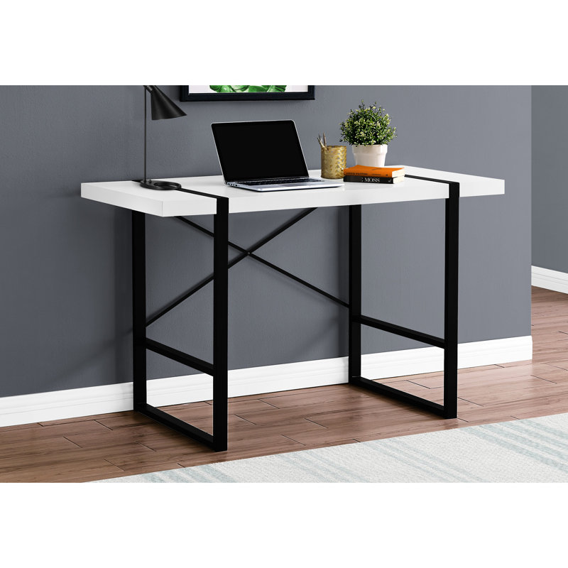 Bureau de travail contemporain - 49 po de long, finition en stratifié blanc, pieds en métal noir, ordinateur industriel moderne à la maison l 49 po et pieds avec barre en forme de X