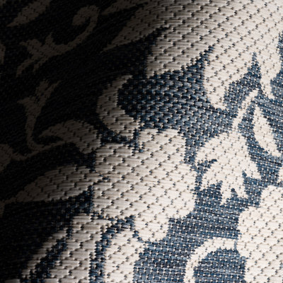  Navelle Indoor/Outdoor Traditional Area Rug
