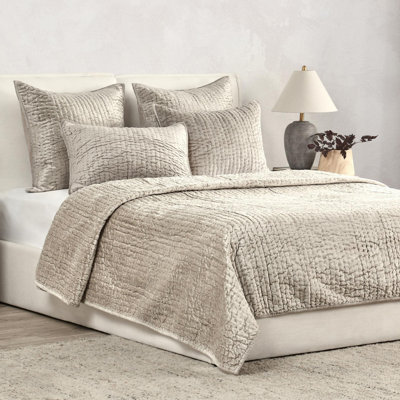 Velvet Quilt Set